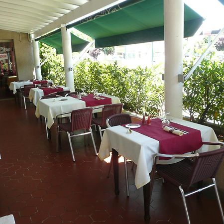 Logis Hotel Restaurant Du Lion D'Argent Et Des Tanneries La Chatre Exterior photo