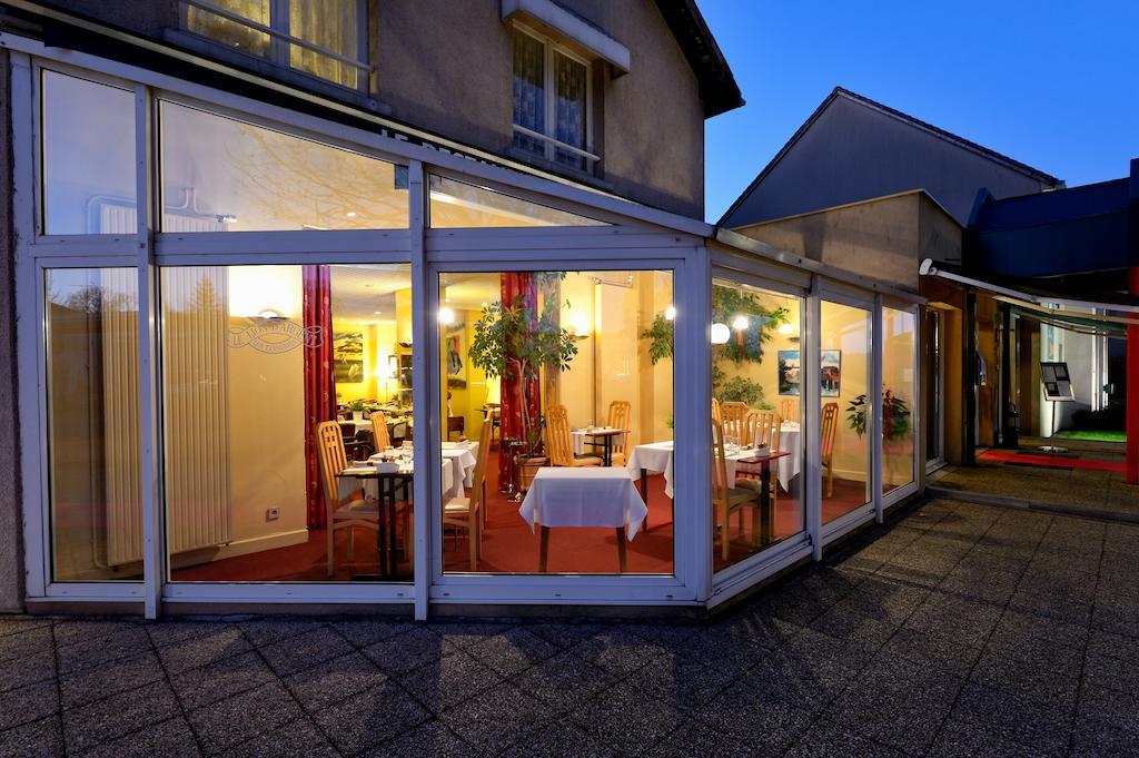 Logis Hotel Restaurant Du Lion D'Argent Et Des Tanneries La Chatre Exterior photo